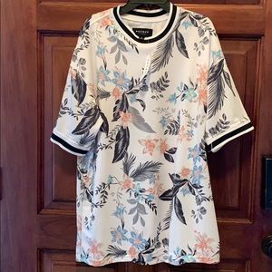 PacSun white floral men’s t-shirt